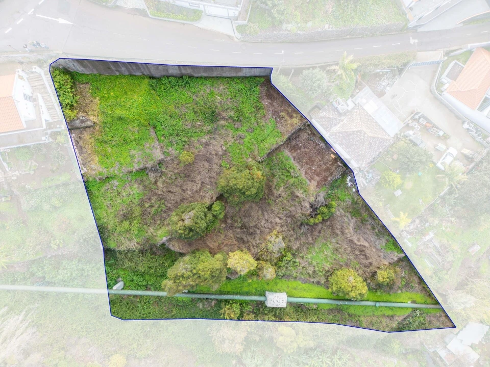 Terreno para Venda em Arco da Calheta Foto 9