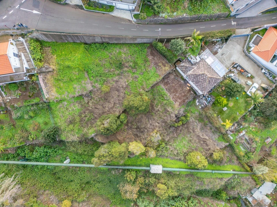 Terreno para Venda em Arco da Calheta Foto 8