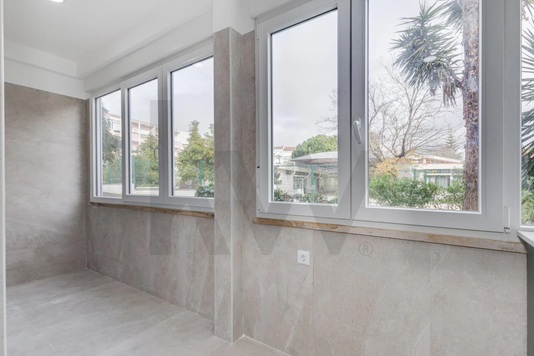 Apartamento T3 para Arrendamento em Algés, Linda-A-Velha e Cruz Quebrada-Dafundo Foto 24