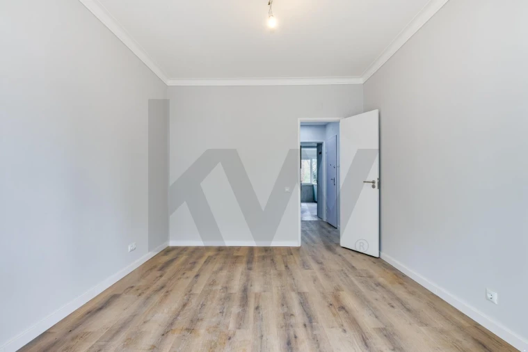 Apartamento T3 para Arrendamento em Algés, Linda-A-Velha e Cruz Quebrada-Dafundo Foto 5