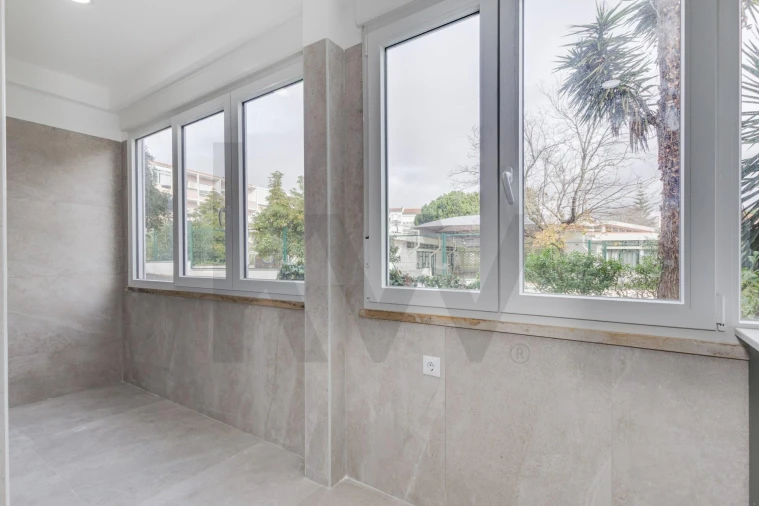 Apartamento T3 para Arrendamento em Algés, Linda-A-Velha e Cruz Quebrada-Dafundo Foto 24