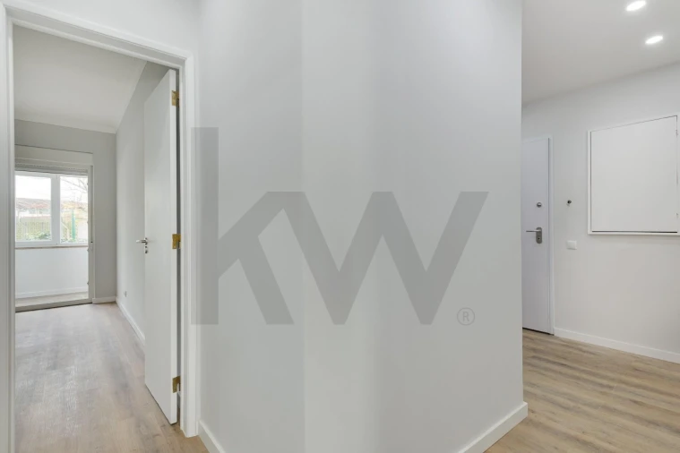 Apartamento T3 para Arrendamento em Algés, Linda-A-Velha e Cruz Quebrada-Dafundo Foto 11