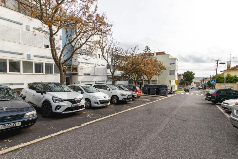 Apartamento T3 para Arrendamento em Algés, Linda-A-Velha e Cruz Quebrada-Dafundo Foto 35