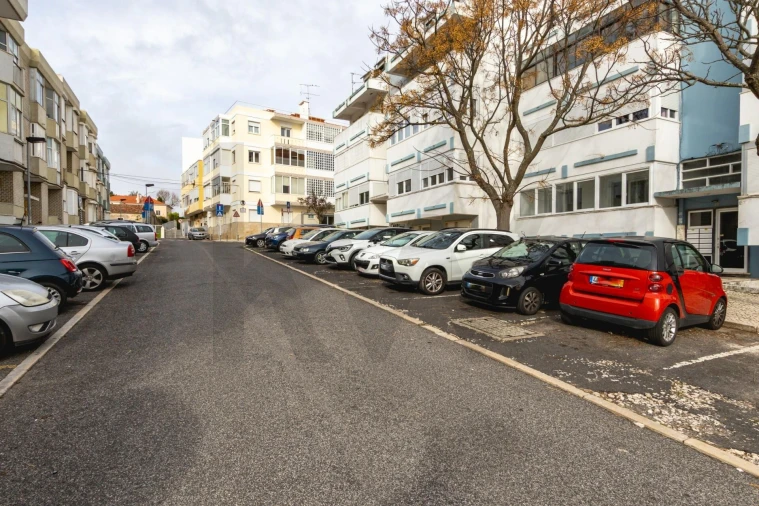 Apartamento T3 para Arrendamento em Algés, Linda-A-Velha e Cruz Quebrada-Dafundo Foto 34
