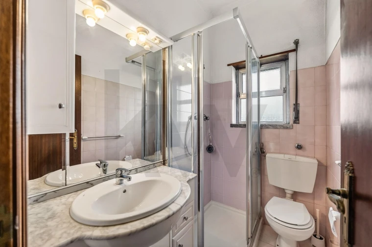 Moradia T6 para Venda em Alcabideche Foto 15