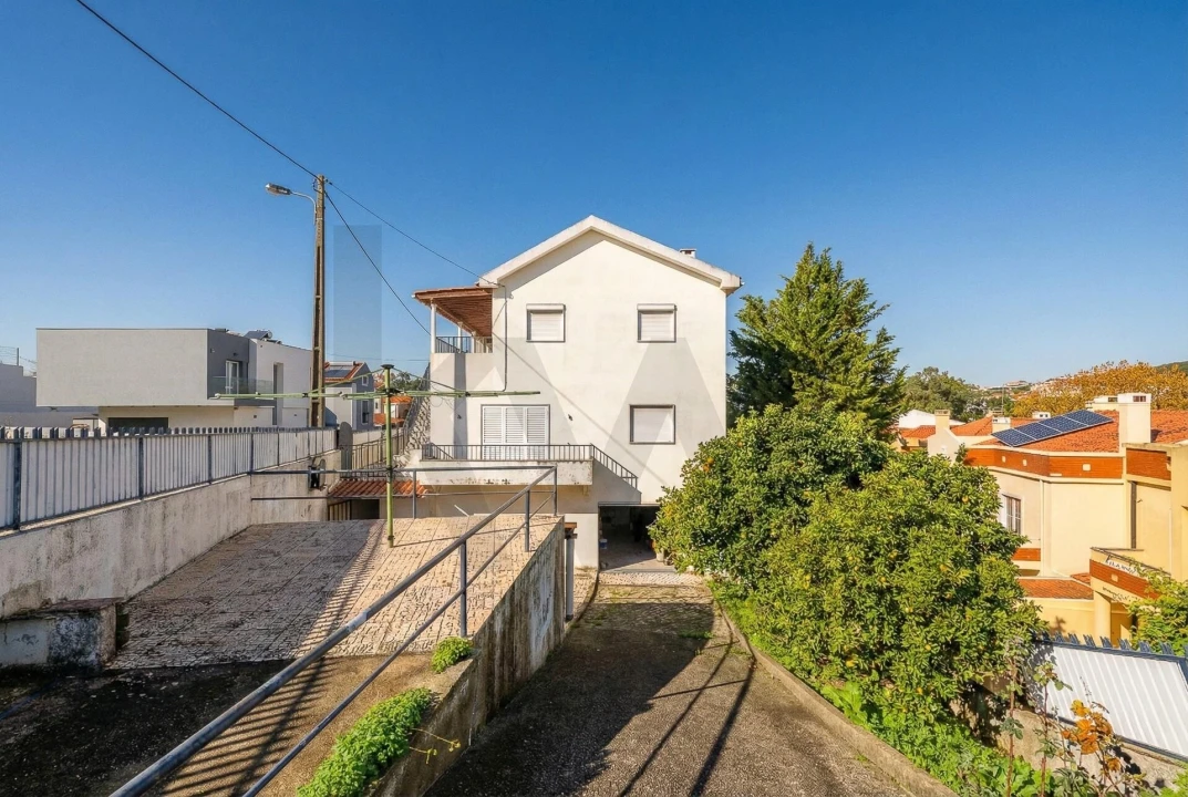Moradia T6 para Venda em Alcabideche Foto 1