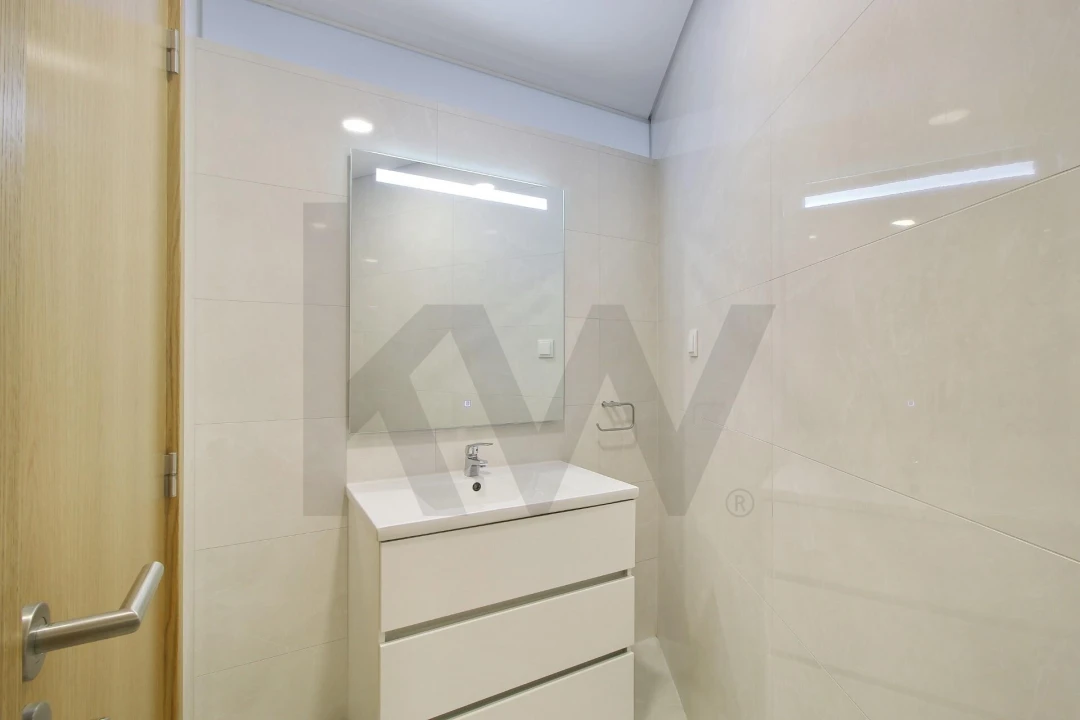 Apartamento T2 para Arrendamento em Requeixo, Nossa Senhora de Fátima e Nariz Foto 13