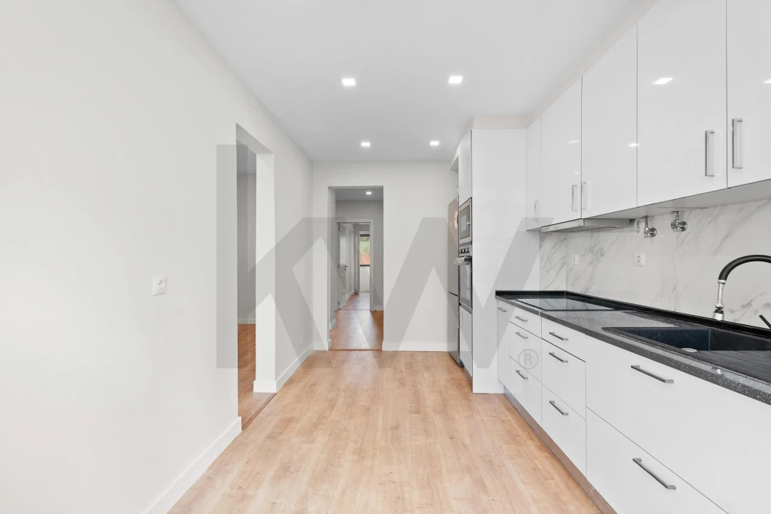 Apartamento T2 para Venda em Massamá e Monte Abraão Foto 25