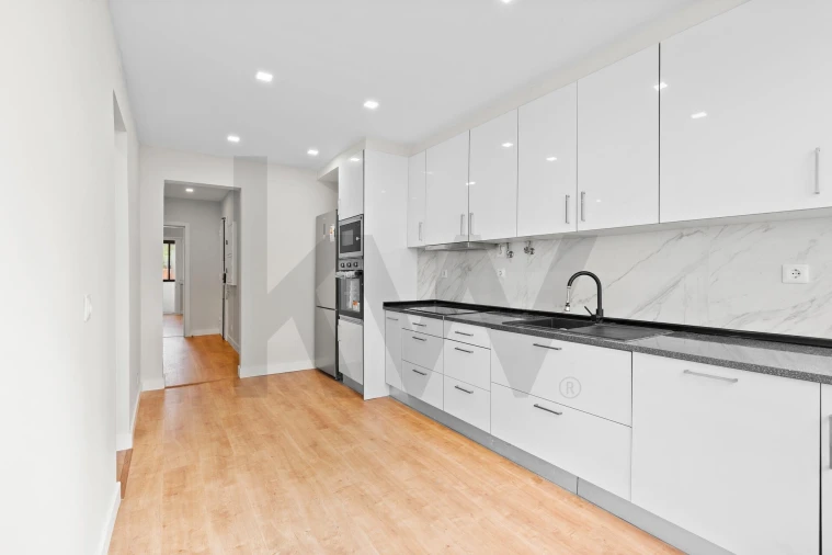 Apartamento T2 para Venda em Massamá e Monte Abraão Foto 4