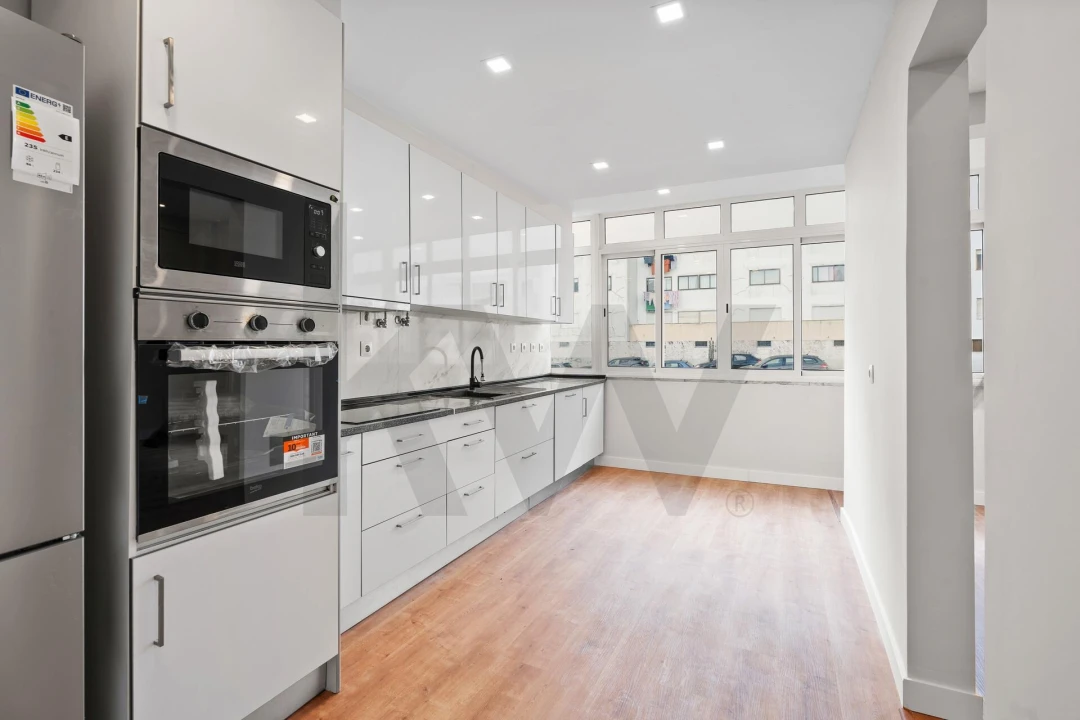 Apartamento T2 para Venda em Massamá e Monte Abraão Foto 3