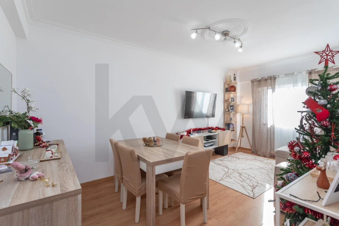 Apartamento T2 para Venda em Agualva e Mira-Sintra Foto 3