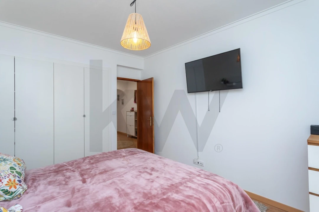 Apartamento T2 para Venda em Agualva e Mira-Sintra Foto 12