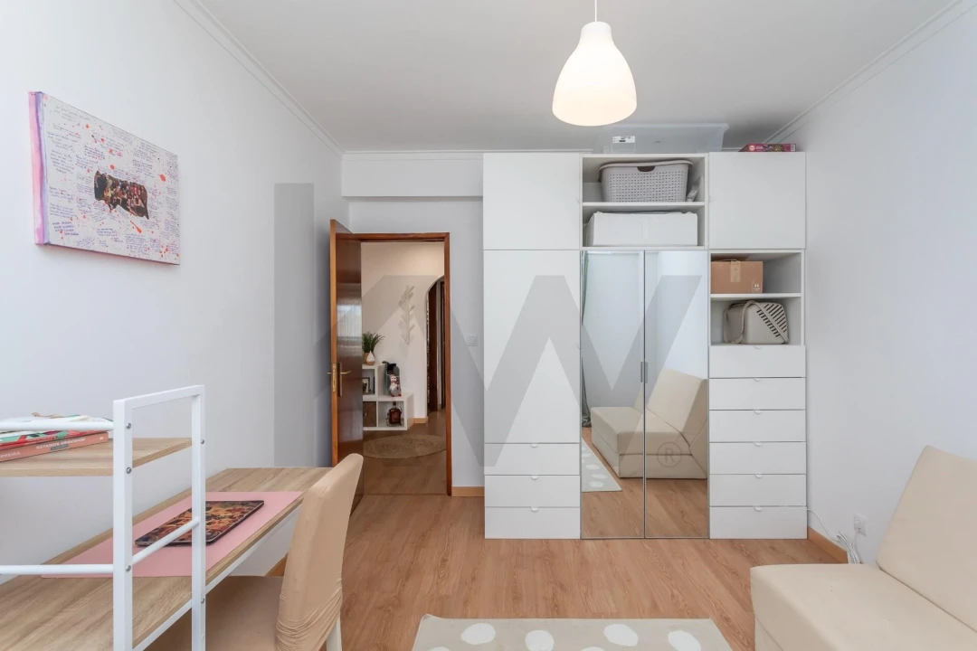 Apartamento T2 para Venda em Agualva e Mira-Sintra Foto 15