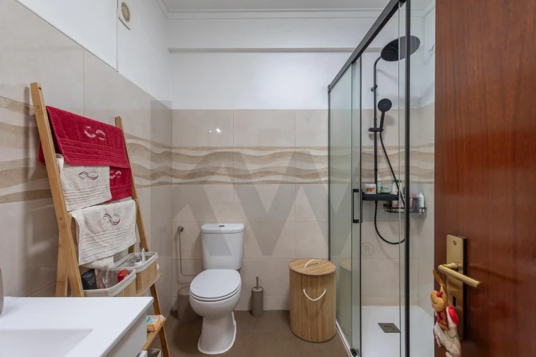 Apartamento T2 para Venda em Agualva e Mira-Sintra Foto 8