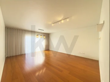 Apartamento T3 para Venda em Requeixo, Nossa Senhora de Fátima e Nariz