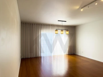Apartamento T3 para Venda em Requeixo, Nossa Senhora de Fátima e Nariz