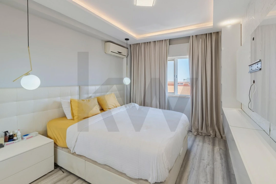 Apartamento T2 para Venda em Massamá e Monte Abraão Foto 16