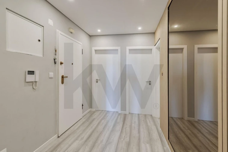 Apartamento T2 para Venda em Massamá e Monte Abraão Foto 13