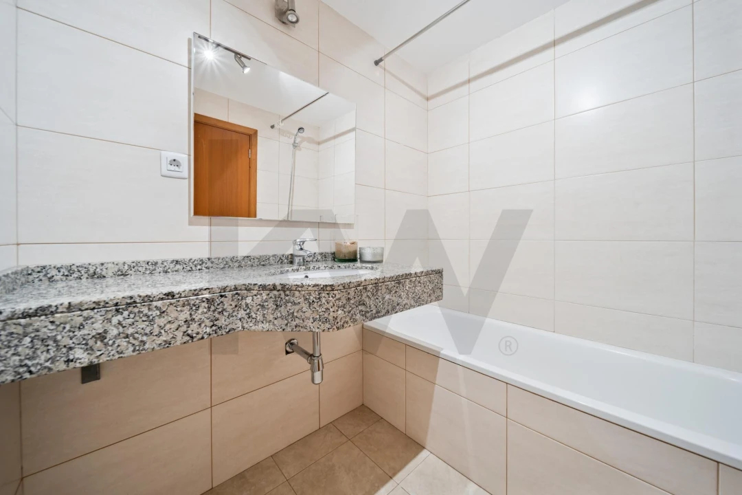 Apartamento T2 para Venda em Camara de Lobos Foto 34