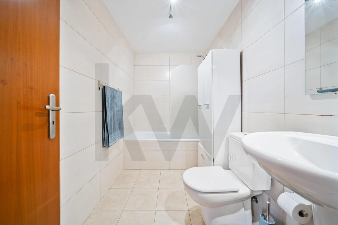 Apartamento T2 para Venda em Camara de Lobos Foto 23