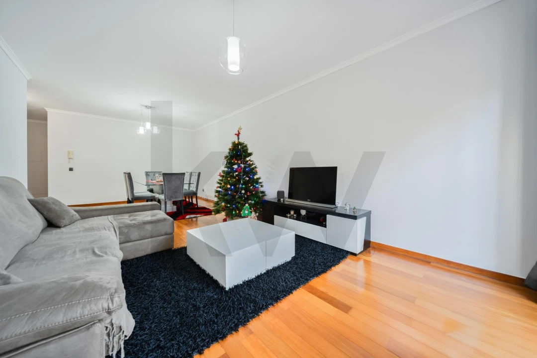 Apartamento T2 para Venda em Camara de Lobos Foto 19