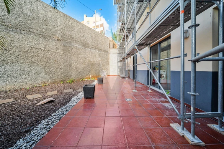 Apartamento T2 para Venda em Camara de Lobos Foto 36