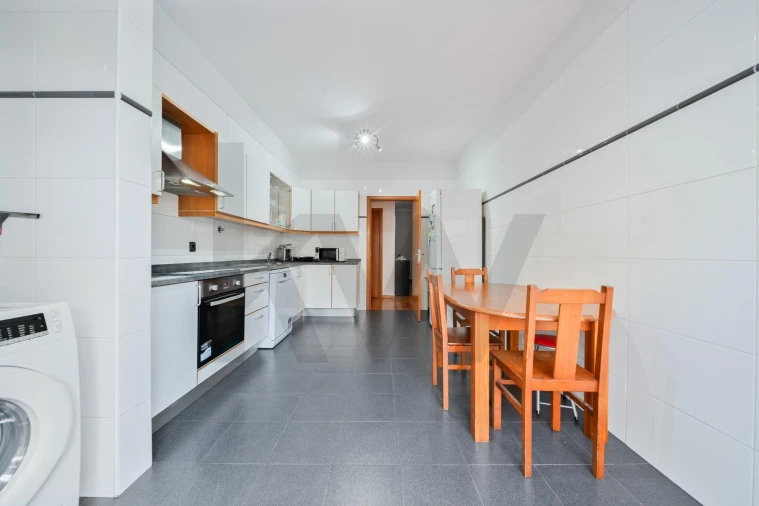 Apartamento T2 para Venda em Camara de Lobos Foto 25