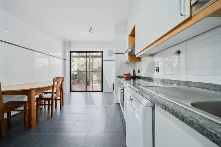 Apartamento T2 para Venda em Camara de Lobos Foto 22