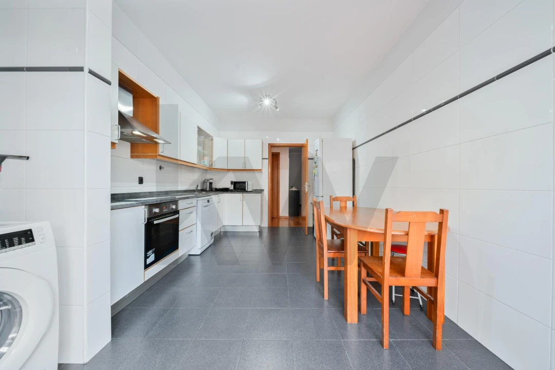 Apartamento T2 para Venda em Camara de Lobos Foto 25