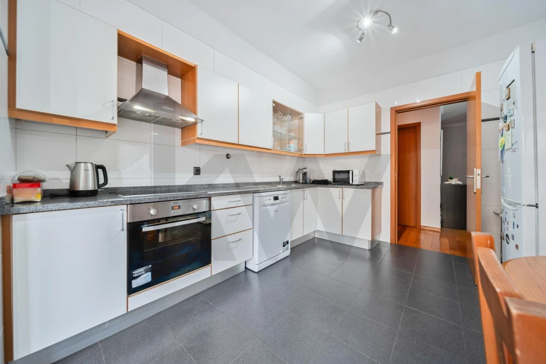 Apartamento T2 para Venda em Camara de Lobos Foto 21