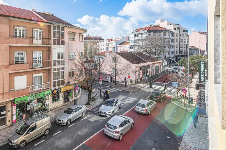 Apartamento T2 para Venda em Queluz e Belas Foto 13