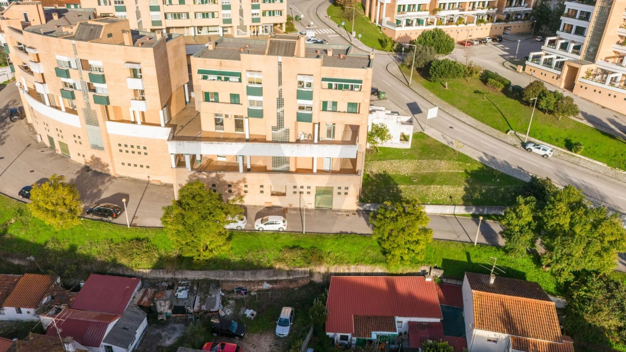 Garagem para Venda em Santo Antonio dos Olivais Foto 10