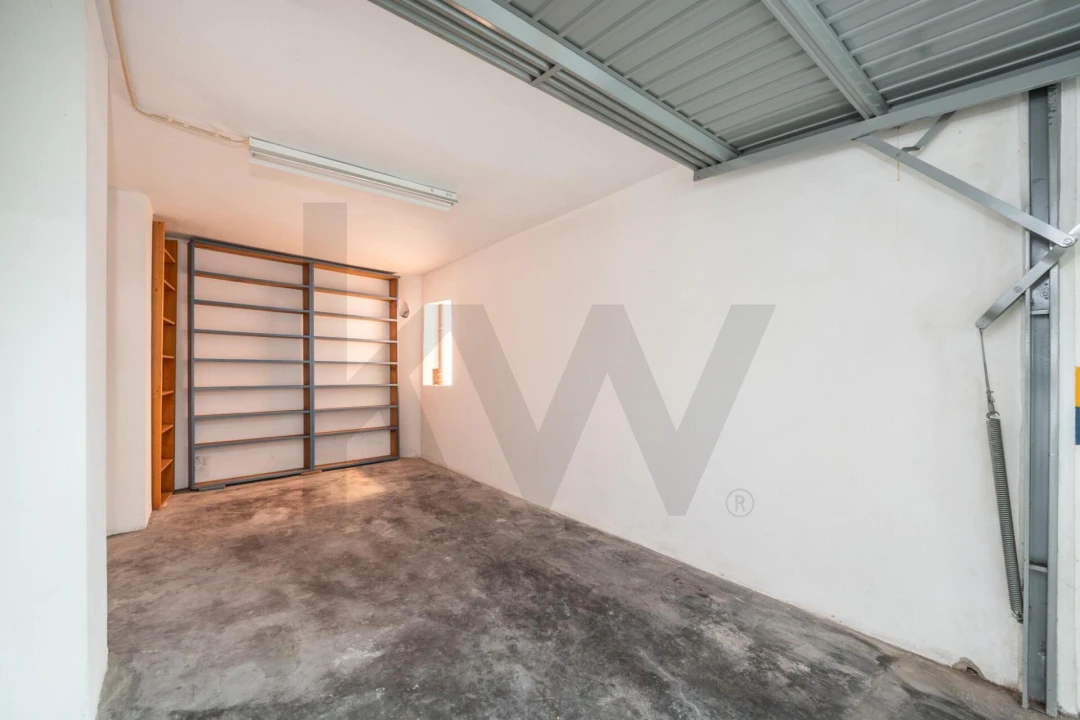 Garagem para Venda em Santo Antonio dos Olivais Foto 4