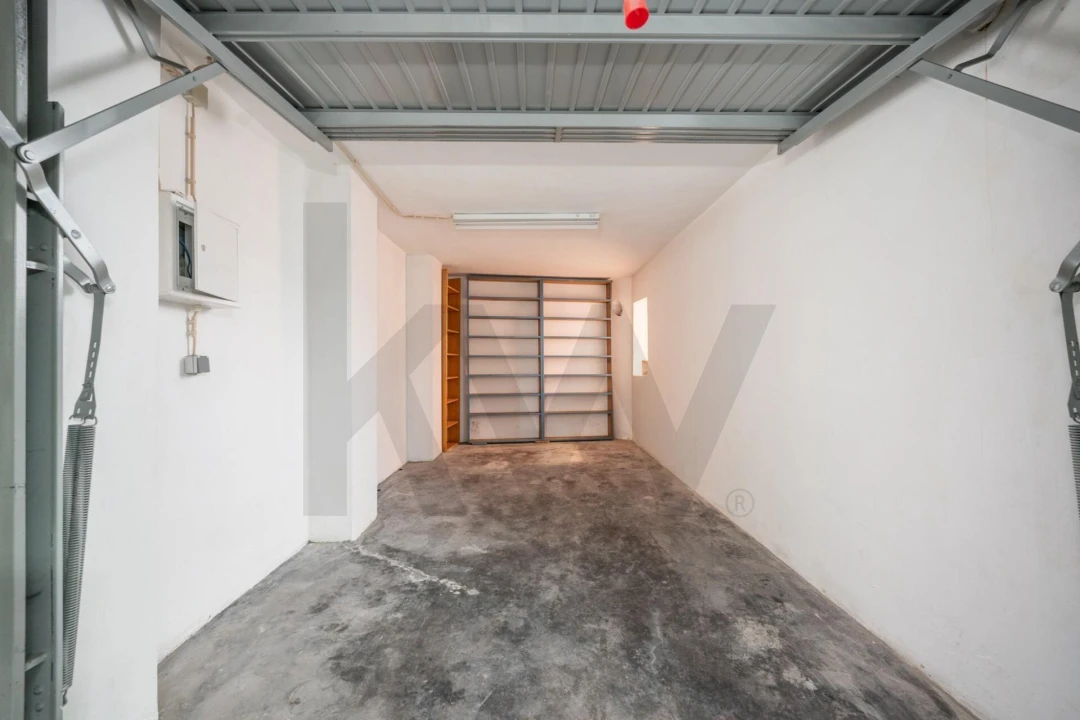 Garagem para Venda em Santo Antonio dos Olivais Foto 3