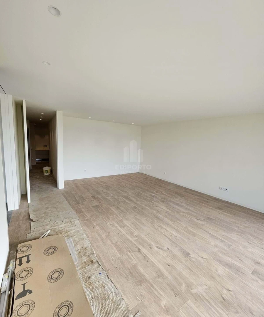 Apartamento T1 para Venda em Grijo Foto 21