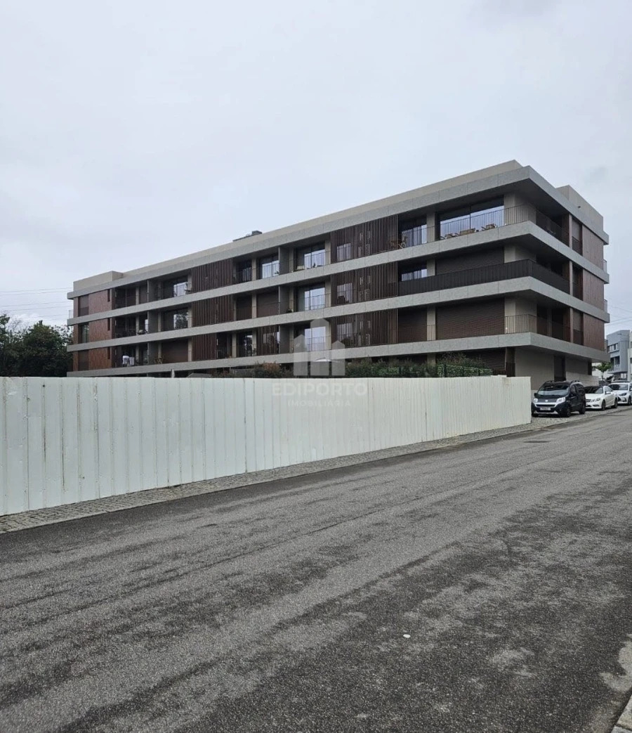 Apartamento T2 para Venda em Grijo Foto 4