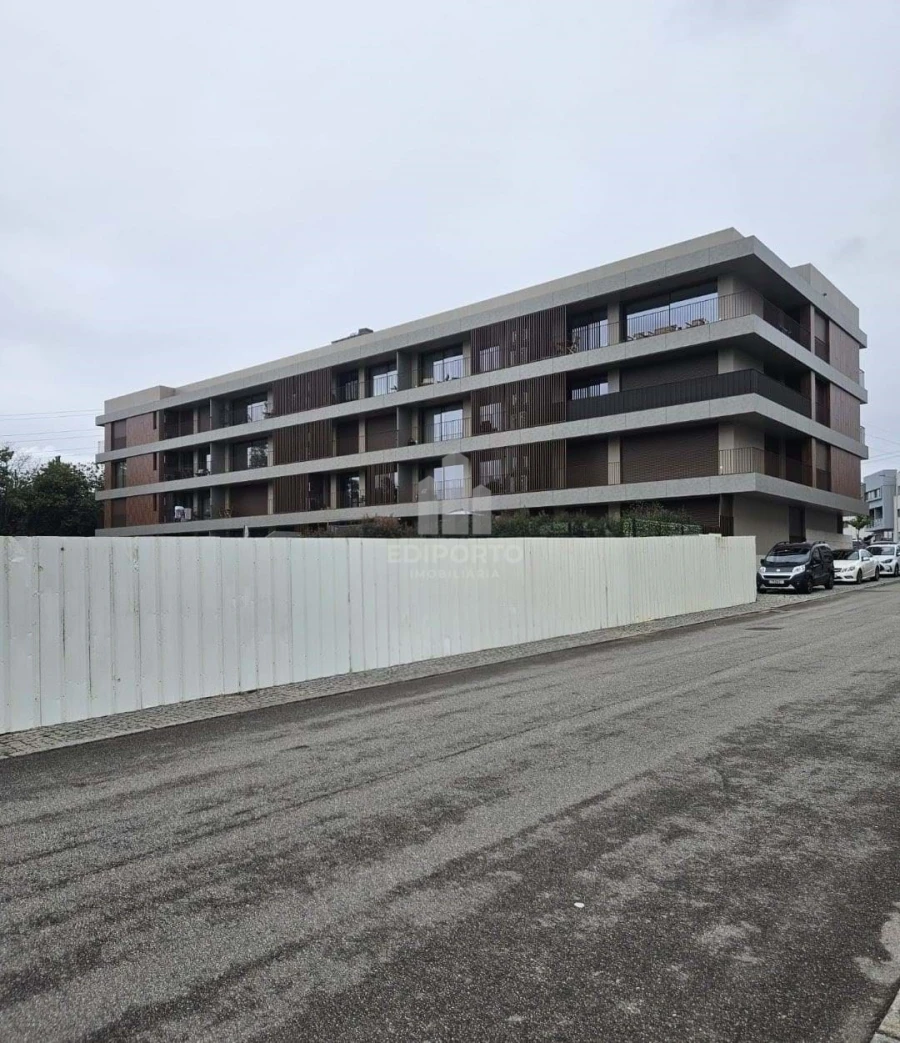 Apartamento T2 para Venda em Grijo Foto 7