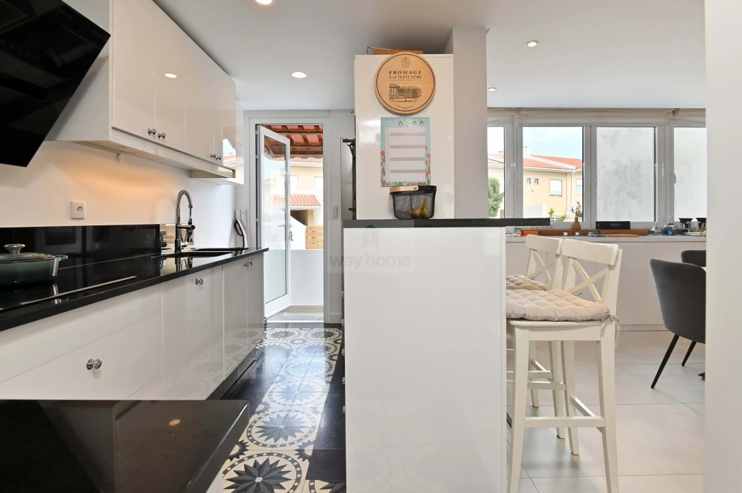 Moradia T3 para Venda em Alcabideche Foto 4