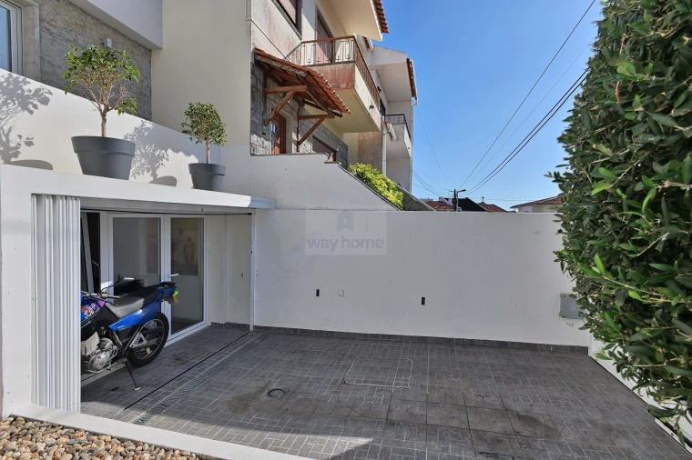 Moradia T3 para Venda em Alcabideche Foto 34