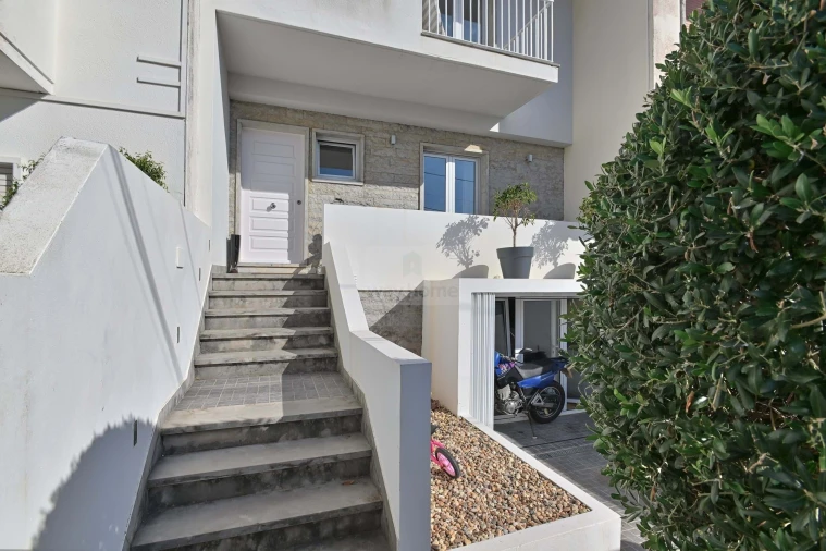 Moradia T3 para Venda em Alcabideche Foto 35