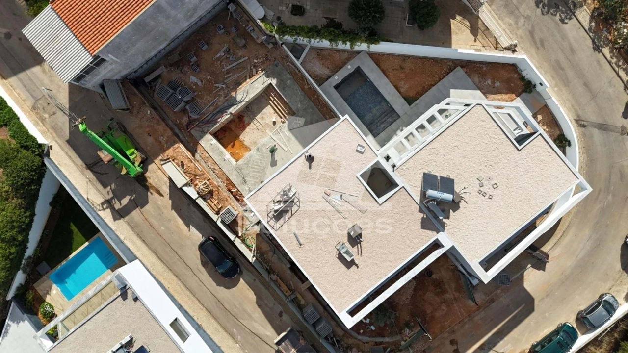 Moradia T4 para Venda em Estômbar e Parchal Foto 5