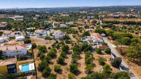 Terreno para Venda em Albufeira e Olhos de Água