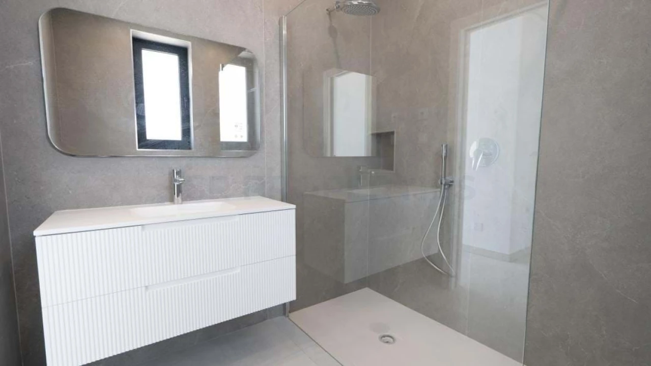 Moradia T4 para Venda em Albufeira e Olhos de Água Foto 26