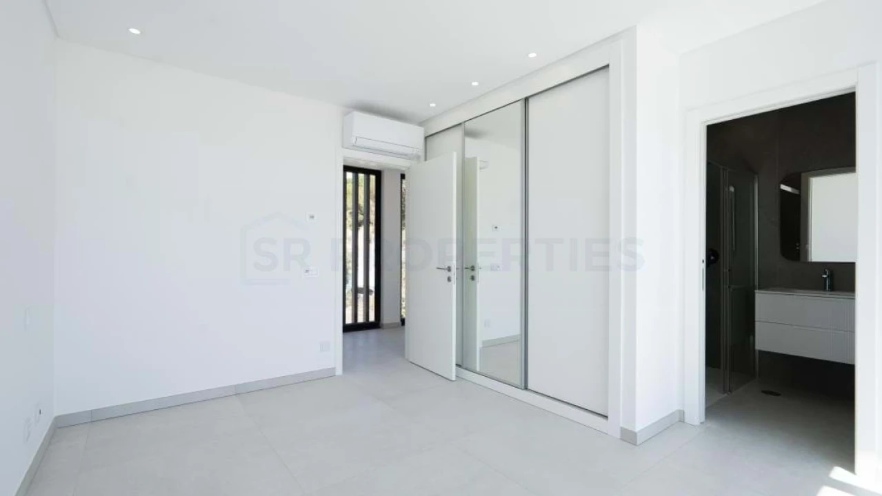 Moradia T4 para Venda em Albufeira e Olhos de Água Foto 21