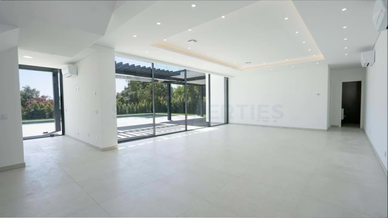 Moradia T4 para Venda em Albufeira e Olhos de Água Foto 11