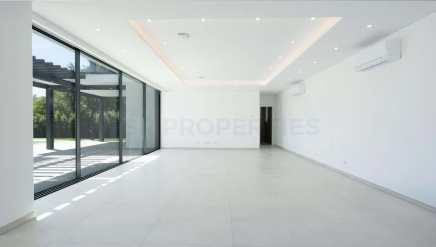 Moradia T4 para Venda em Albufeira e Olhos de Água Foto 10