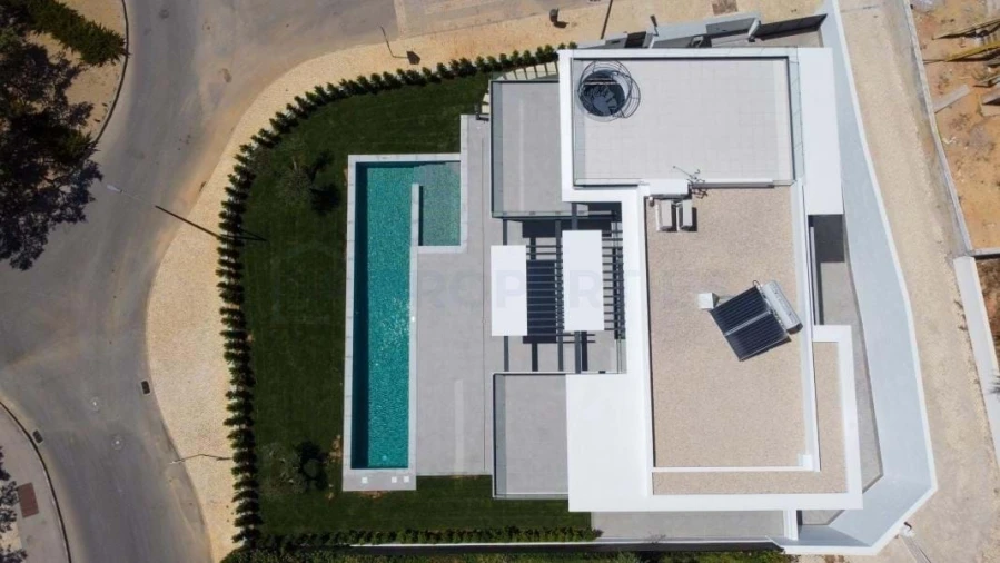 Moradia T4 para Venda em Albufeira e Olhos de Água Foto 3