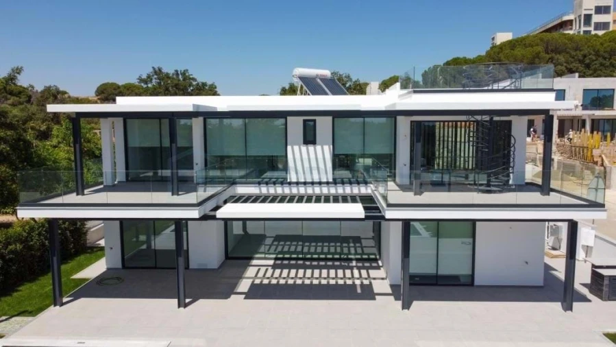 Moradia T4 para Venda em Albufeira e Olhos de Água Foto 6