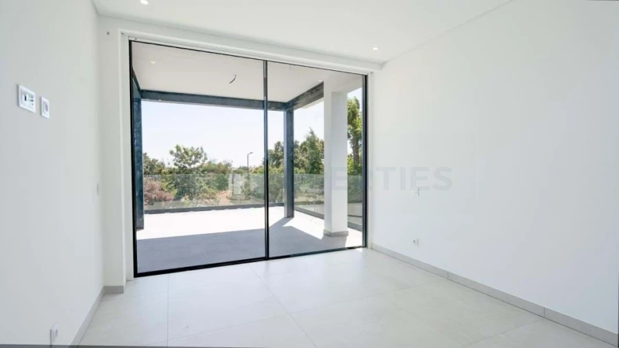 Moradia T4 para Venda em Albufeira e Olhos de Água Foto 23