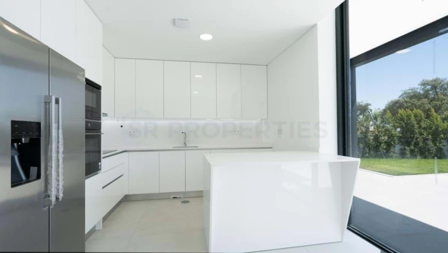 Moradia T4 para Venda em Albufeira e Olhos de Água Foto 14